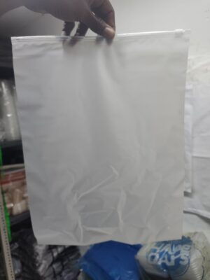2026/09/214229-scaled.jpg Medium Frosted Zipper 30cmx40cm (50pcs)